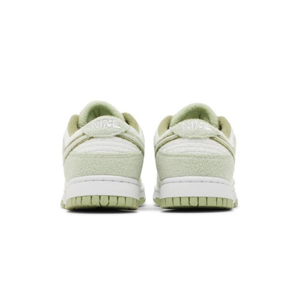 Nike Dunk Low SE ‘fleece - honeydew’ - Picture 2 of 7